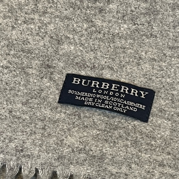 Burberry London Scarf | Gray & Purple | Fringed ends - Picture 3 of 8